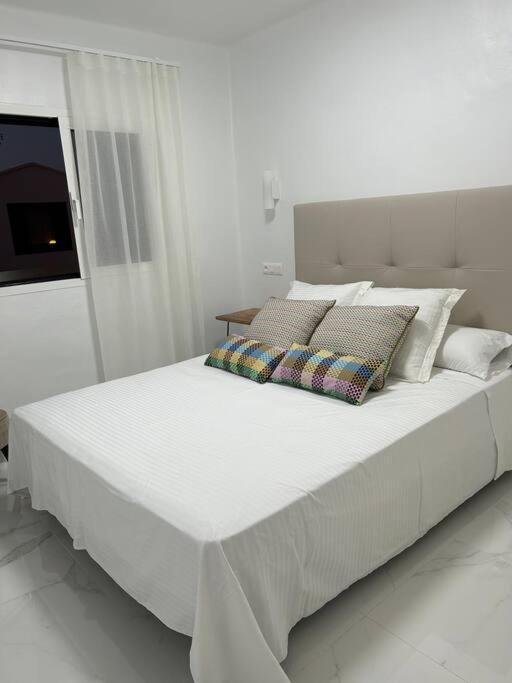 Moderno Apartamento Cerca Al Mar Tias Exterior photo